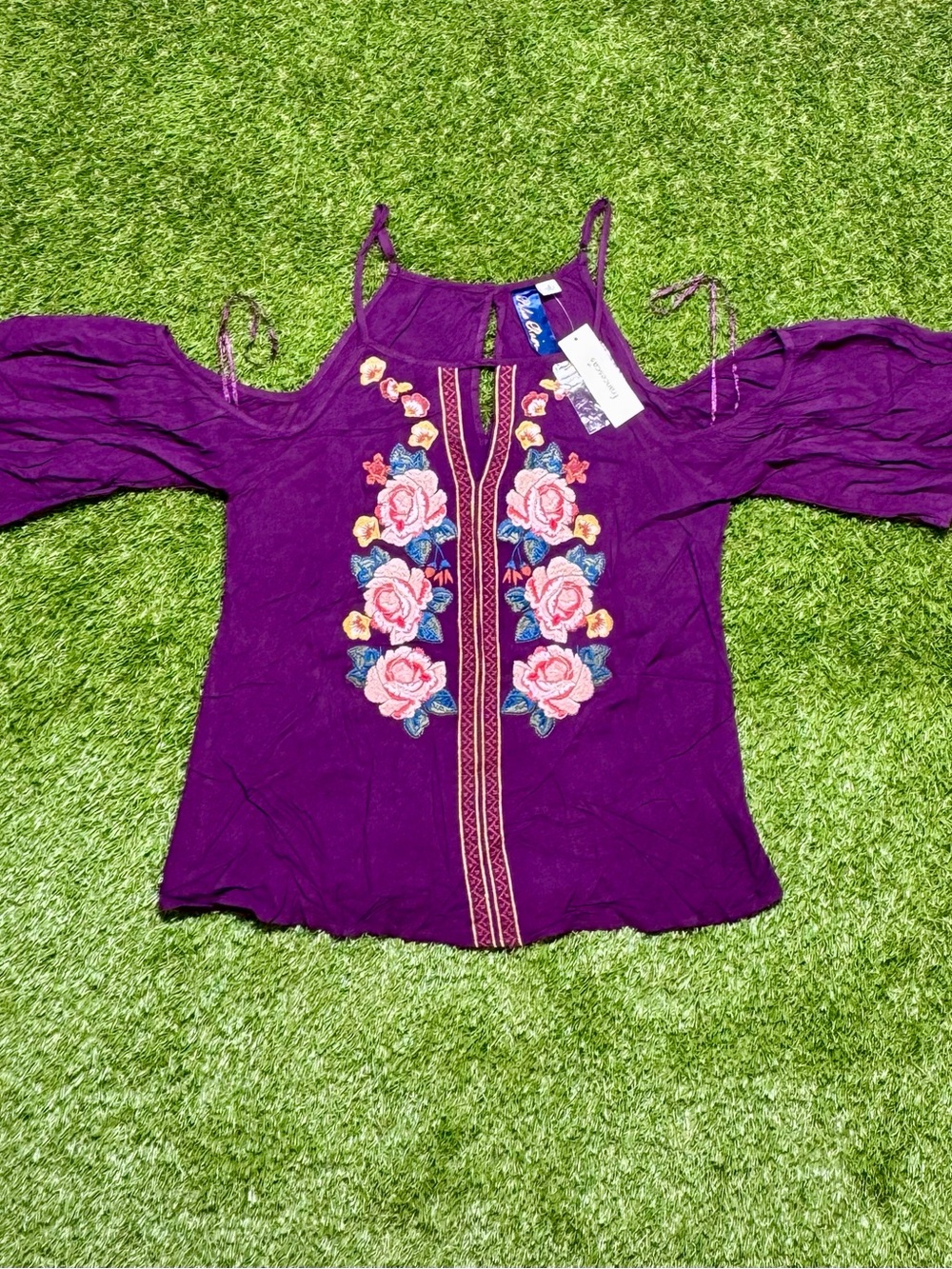 NWT francesca's Floral Cold Shoulder Blouse Women’s Size Small Purple Flowers